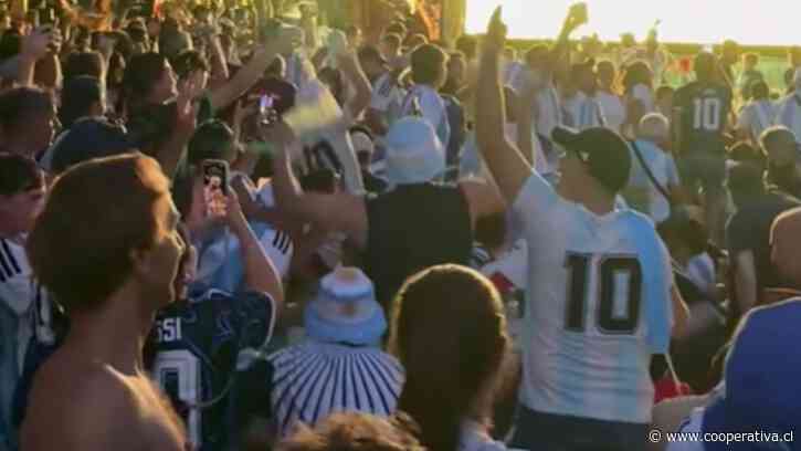 "Sos una provincia": Hinchas argentinos festinaron con la eliminación de Uruguay