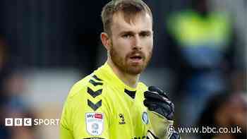 Salford bring in goalkeeper Norris