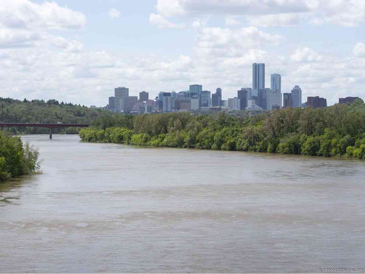 Yellowhead Trail flooding with more Edmonton rain, thunderstorms in mix