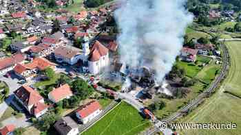 Verheerender Großbrand in Oberbayern – 300 Einsatzkräfte kämpfen gegen Flammen