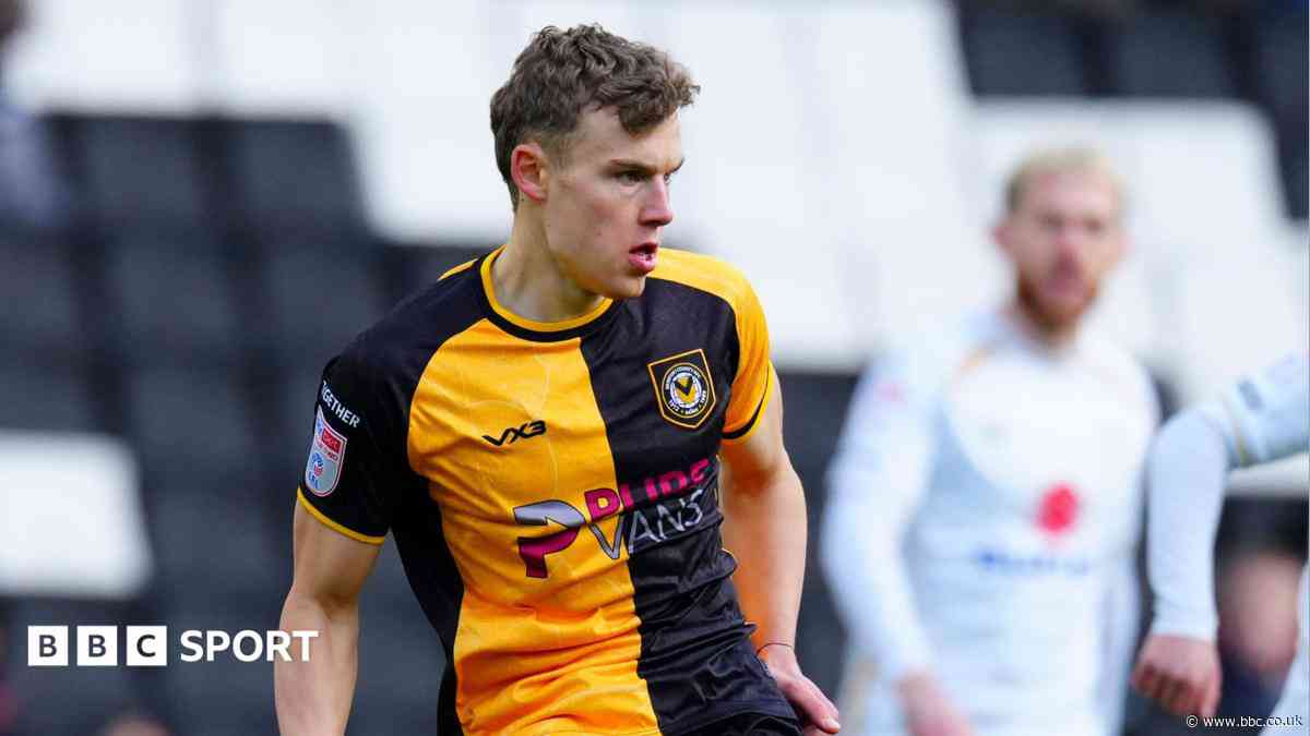 Walsall bring in St Johnstone midfielder Sprangler