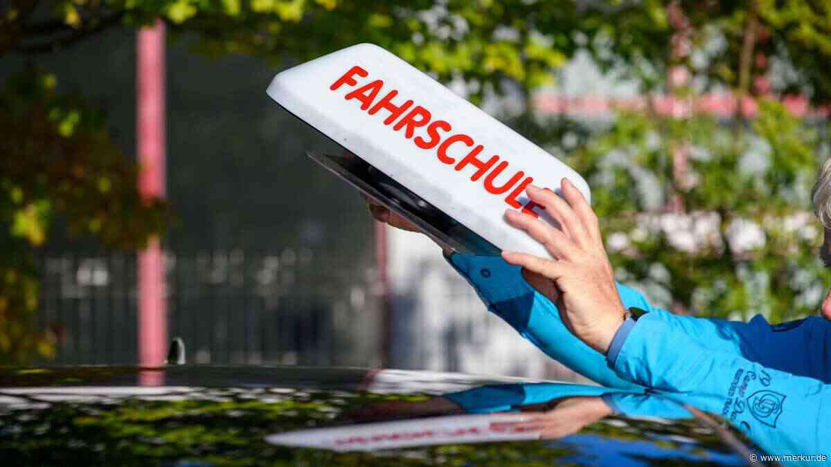 Mann bekommt Geld für Führerschein vom Amt – „das macht mich echt sprachlos“