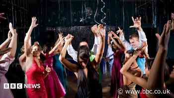 Plea to make prom postponed in heatwave 'magical'