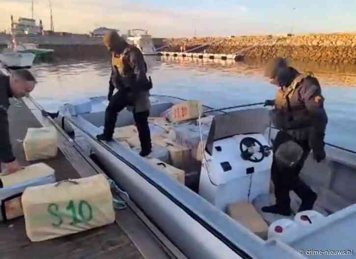 Snelle boten met duizenden kilo’s hasj onderschept na observatie overdracht op zee