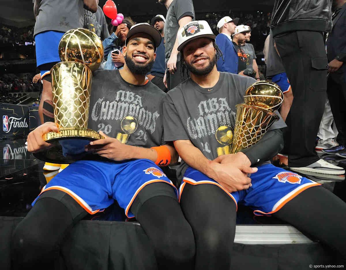 Which current Knicks will have their numbers retired?