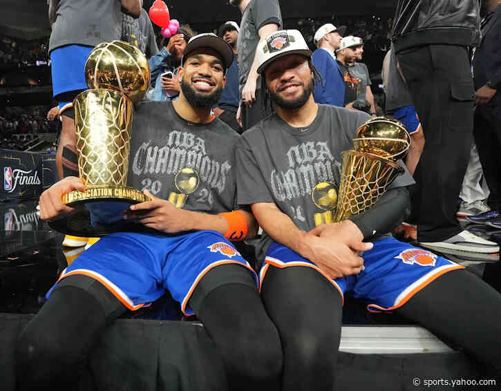 Which current Knicks will have their numbers retired?