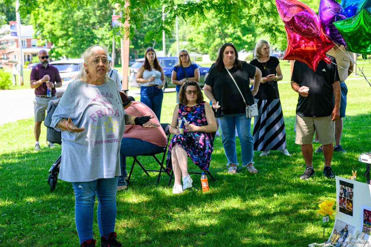 Residents hold vigil for 4 children found dead in Mechanicville home