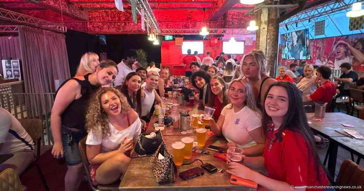 England fans soak up atmosphere before World Cup clash - and mob Man Utd man