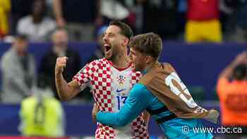 Vlasic scores winner as Croatia beats Ghana 2-1 to reach World Cup knockout stage