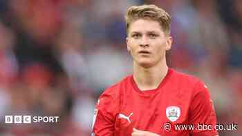 Vale sign Tottenham midfielder Craig until 2029