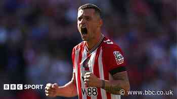 Chelsea in talks to sign Sunderland's Xhaka