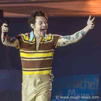 Harry Styles collapses on stage in London