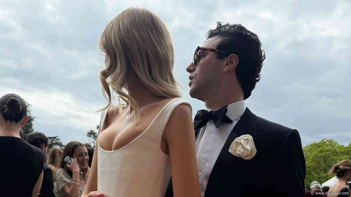 Fishbowl founder Casper Ettelson marries stunning model Serena Wardell in lavish European wedding