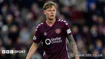 Oxford bring in former Hearts defender Kent