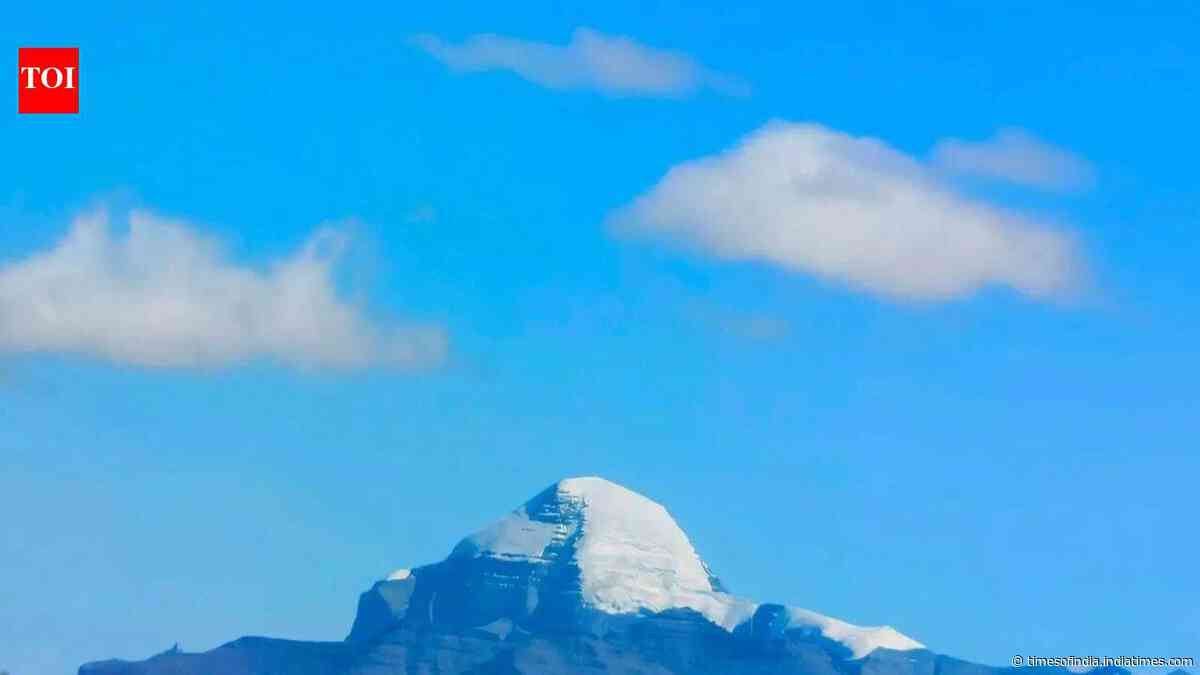 MEA cautions Kailash Mansarovar pilgrims against incomplete travel documents after 52 Indians stranded in Nepal