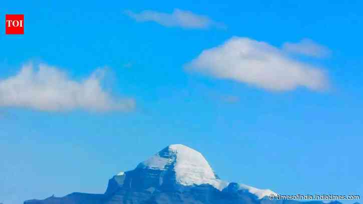 MEA cautions Kailash Mansarovar pilgrims against incomplete travel documents after 52 Indians stranded in Nepal