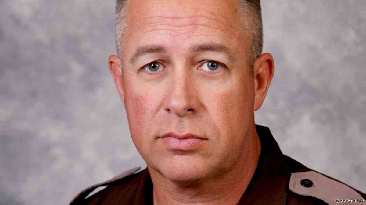 Nach Rücktritt des Vorgängers: Trump will früheren Polizisten zum ICE-Chef machen