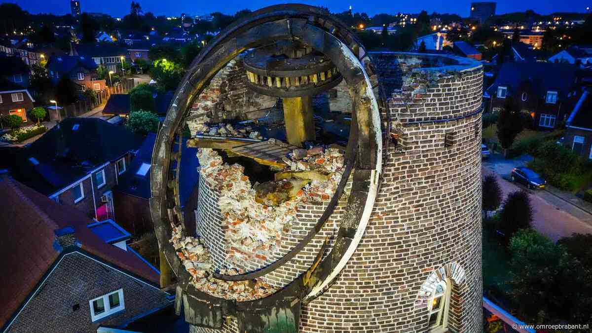 Noodweer verwoest monumentale molen, kap met wieken naar beneden gekomen