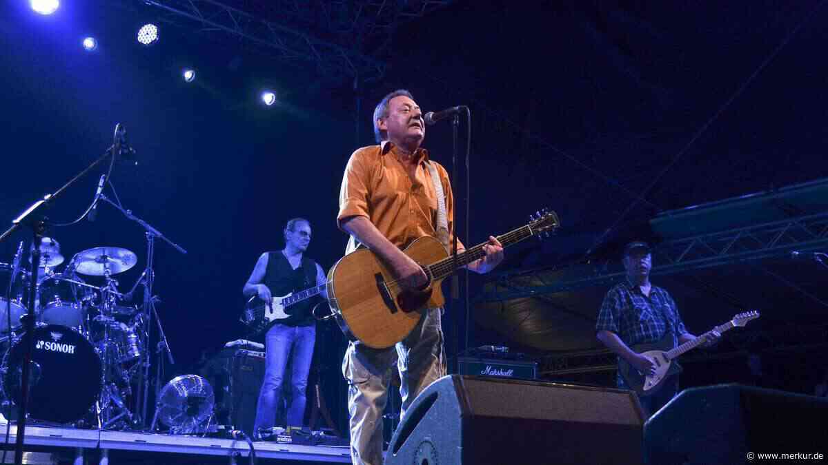 „Einer der Begründer des Austropop schlechthin": Beliebter Musiker spielt auf dem Tollwood