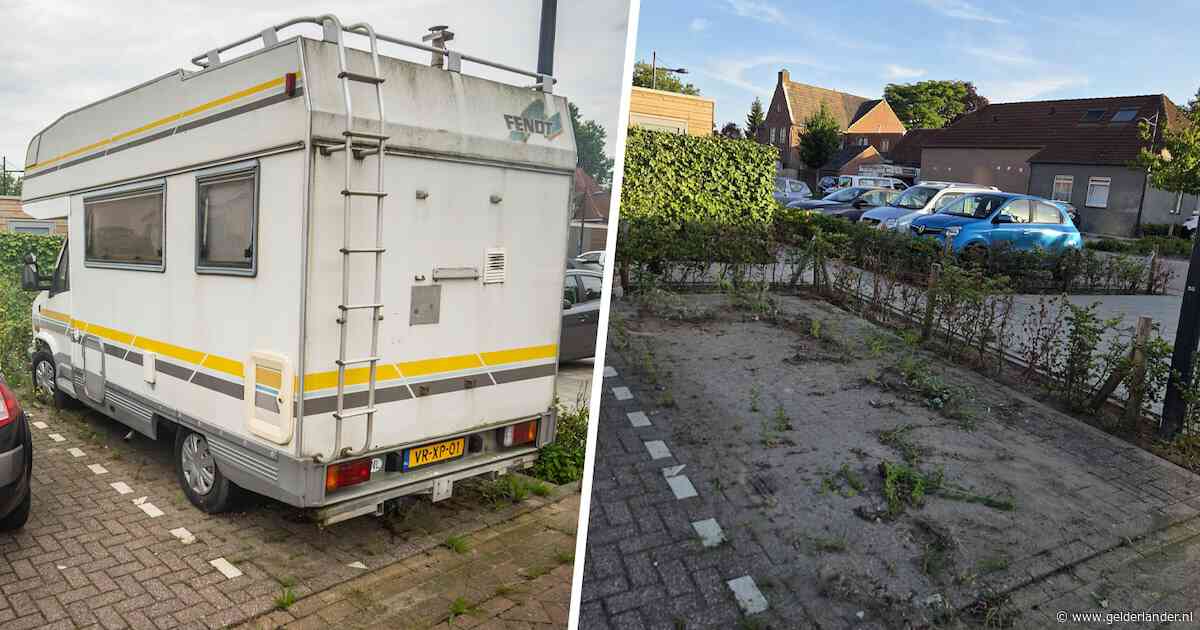 Camper stond drie jaar op parkeerplek: eigenaar haalt voertuig eindelijk weg
