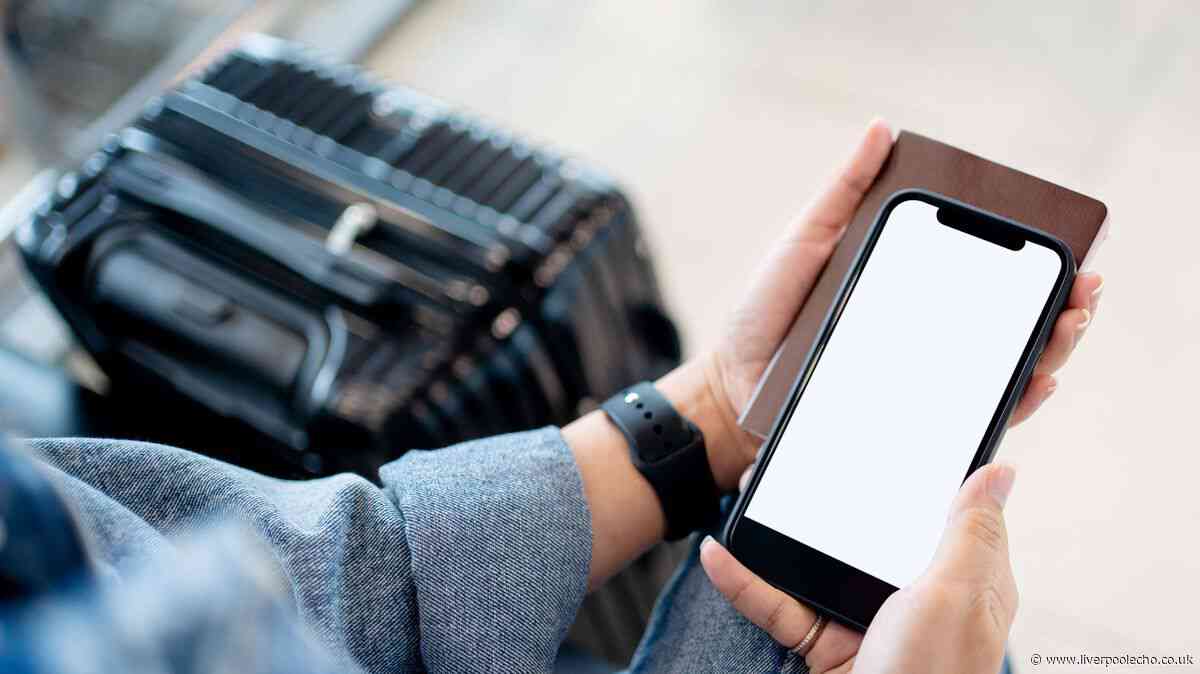 Tourists advised to change 1 phone setting or risk facing 'major issue' at airports