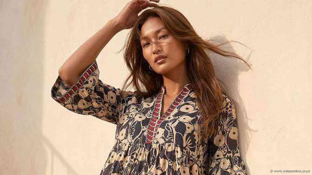 'I feel great' in Roman summer dress that 'gives arm coverage' with pretty detail