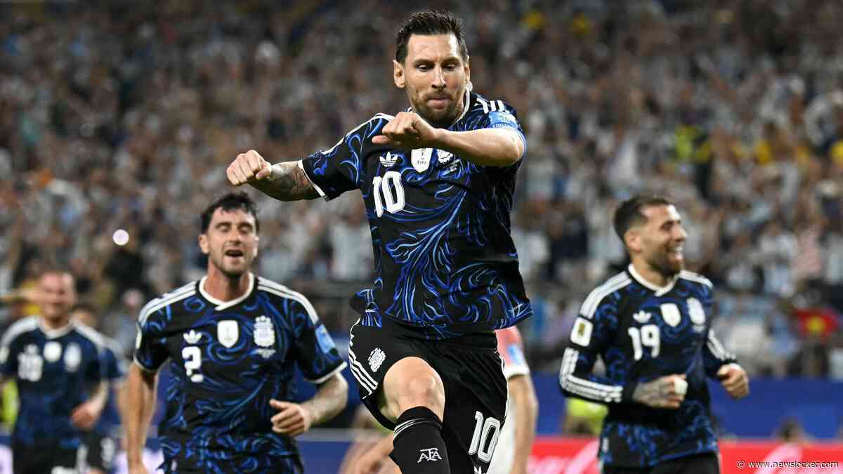 Gretige Lionel Messi steelt zelfs langs de kant de show: ’Toen hij ging warmlopen, keek niemand meer naar de wedstrijd’