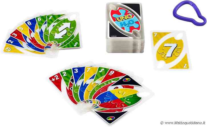 In estate scoppia la voglia dei giochi da tavola in famiglia o tra gli amici: ecco una guida completa per divertirsi (e ci sono anche le carte a prova di mare)