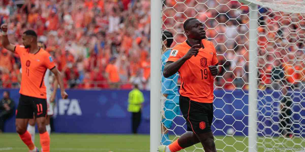 Oranje-aanvaller leert veel van Van Nistelrooij: 'We kijken wat ik beter kan doen'