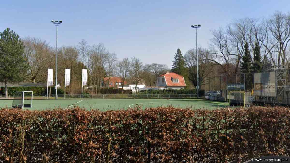 Buurman van hockeyclub is overvliegende ballen beu en eist trainingsverbod
