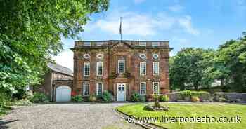 17th century manor house with its own library and heated pool up for sale