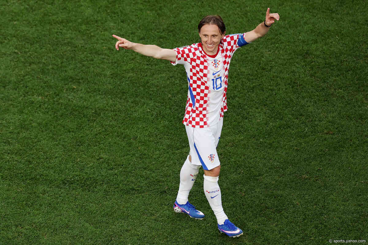 Modric sets new World Cup record as Sucic and Vlasic star in Croatia 2-1 Ghana
