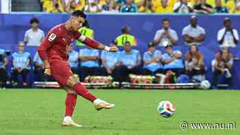 Live WK | Ronaldo ruilt van Nike gekregen gouden schoenen na één helft weer in