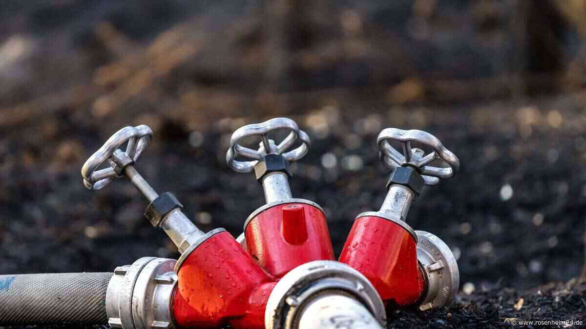 Kampf gegen die Flammen – zwei Waldbrände fordern Einsatzkräfte in Tirol