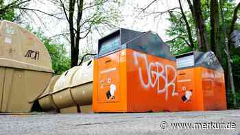 AWM baut Altkleider-Container ab – und Bürger schmeißen Textilien auf Boden
