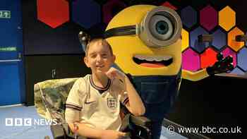 Hospital cinema shows Hollywood films to patients