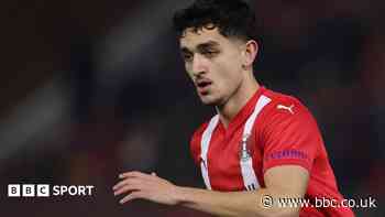 Wigan sign Orient striker Perkins