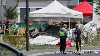 Elf Tote bei Absturz von Kleinflugzeug in Frankreich