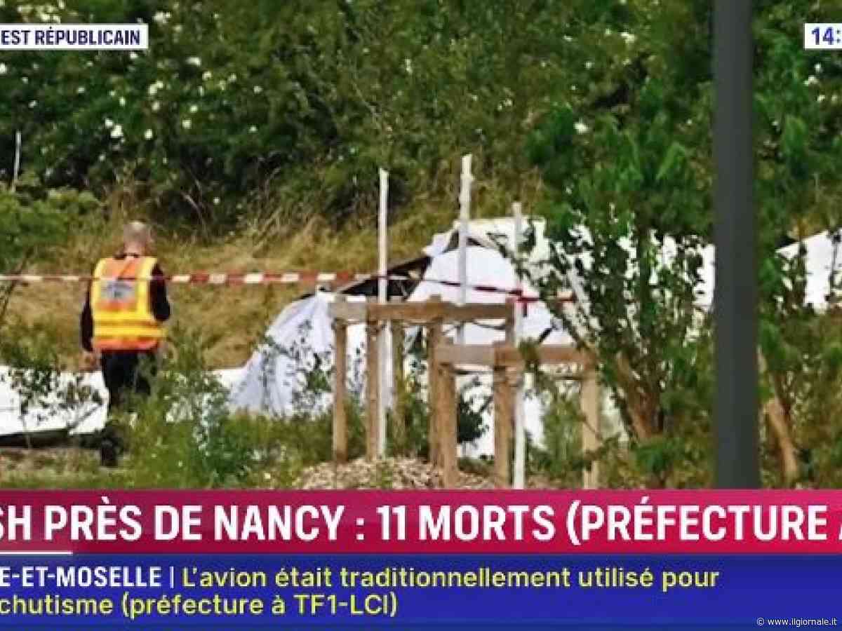 Aereo da turismo precipita in Francia, undici morti. "Velivolo caduto in verticale"