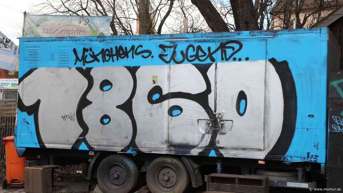 1860-Graffiti überziehen Untergiesing: Polizei kann Sprayer nicht fassen