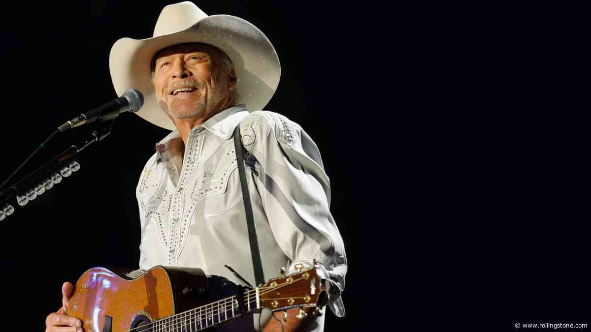 Watch Alan Jackson’s Final Performance of ‘Chattahoochee’ at Farewell Concert