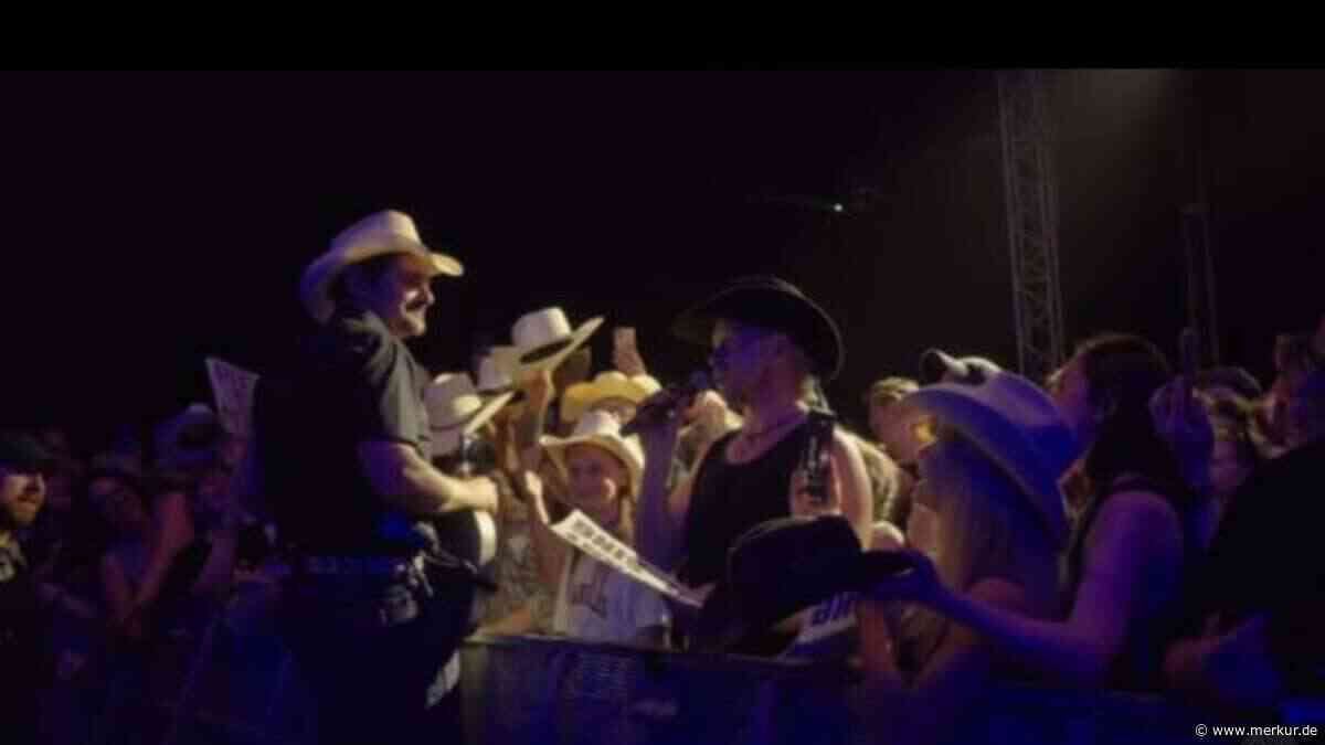 US-Star lässt bayerischen Fan bei München-Konzert mitsingen: „Gut gemacht, Ralf“