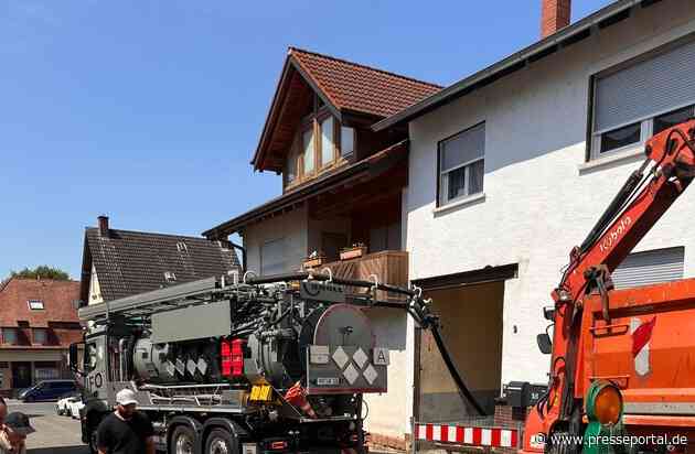 FW Weinheim: Wasserrohrbruch verursacht schwere Schäden. Weinheimer Feuerwehr und Stadtwerke Weinheim stundenlang gefordert.