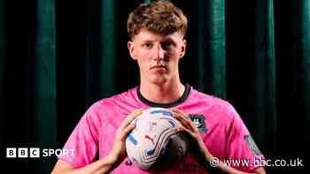 Plymouth Argyle sign Wolves goalkeeper Storer