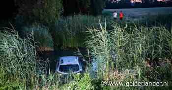 Twee keer doorrijden na ongeval in twee dagen: politie onderzoekt crash met motor en auto in sloot