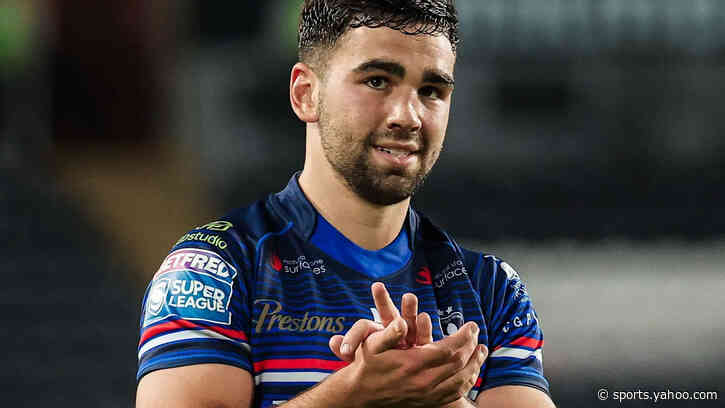 Wakefield scramble last-gasp win over Huddersfield