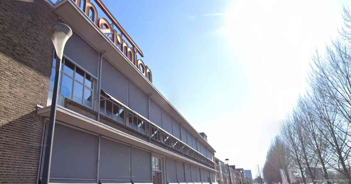 Airco doet het al een jaar niet, apotheek noodgedwongen dicht: ‘Medewerkers dreigden flauw te vallen’