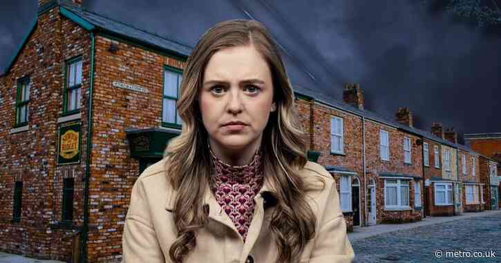 Summer’s dangerous secret in Coronation Street lands her in serious trouble