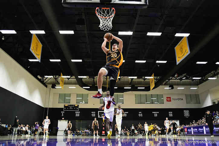 Lakers tender non-qualifying offer to Chris Mañon