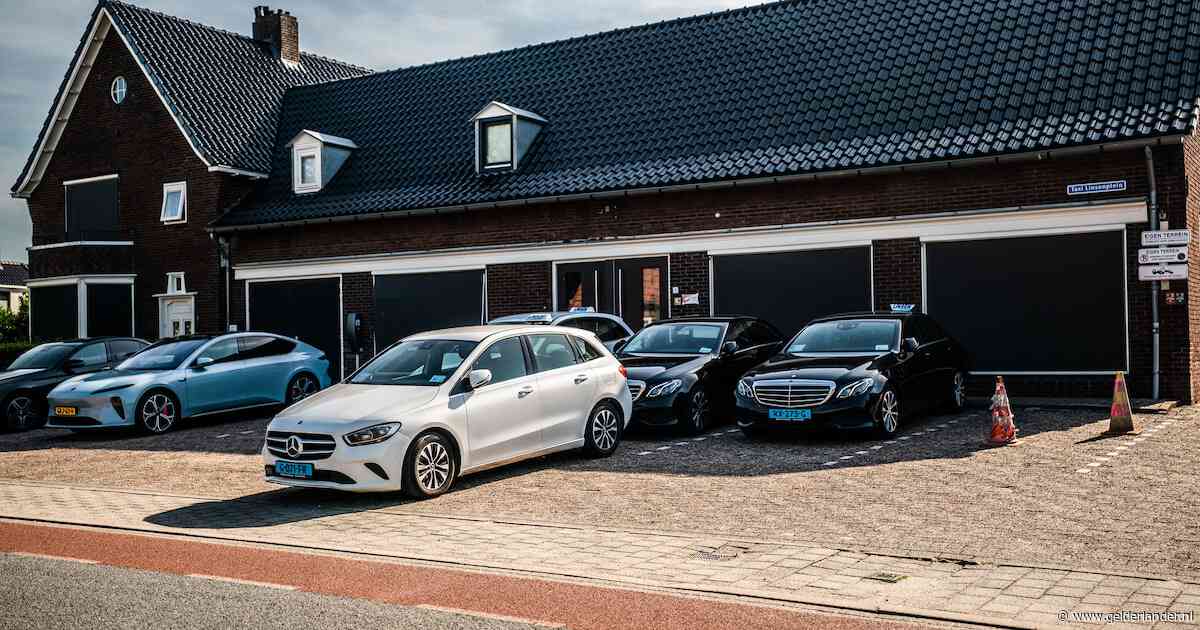 Emotionele reacties na faillissement Taxi Linsen: ‘Wat zullen bewoners en patiënten hun chauffeurs missen’